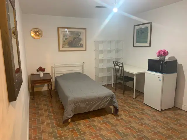 Huge Room for rent - available now