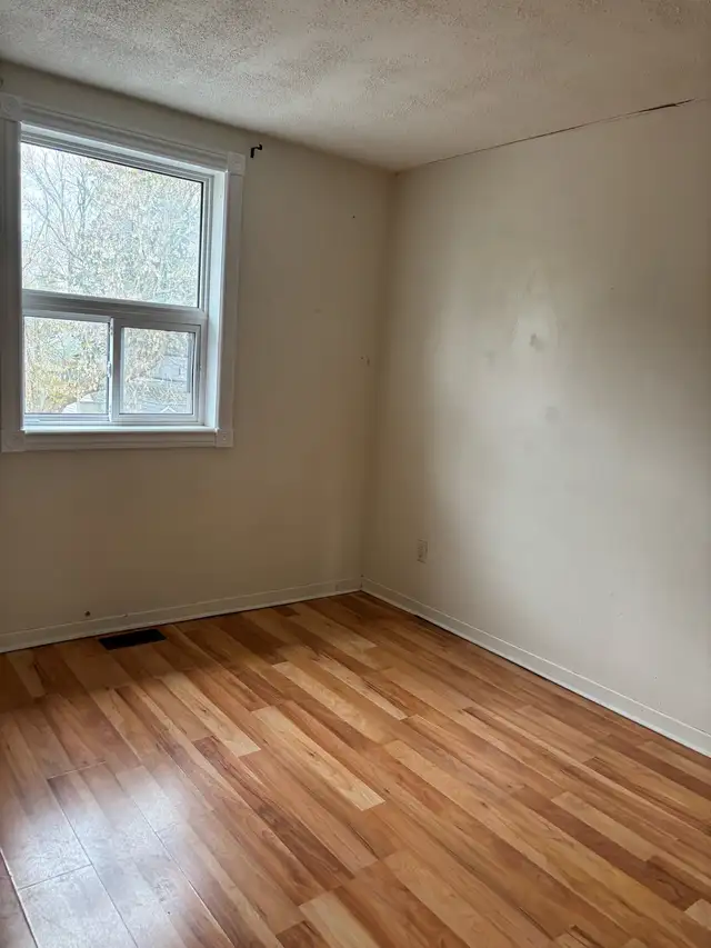 two bedroom with shared accommodation available 1stMay - Photo 8