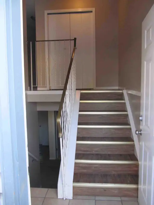 3 BEDROOM PLUS DEN FOR RENT - Photo 5