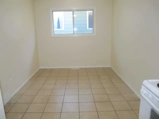 3 BEDROOM PLUS DEN FOR RENT - Photo 13