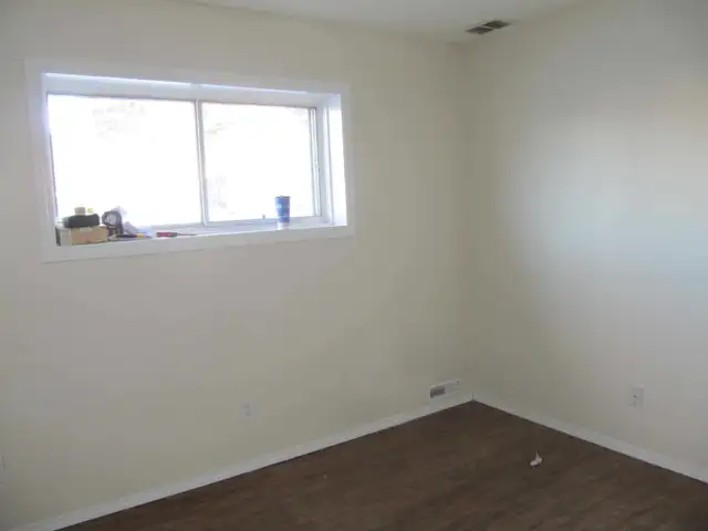 3 BEDROOM PLUS DEN FOR RENT - Photo 14