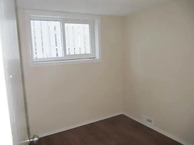 3 BEDROOM PLUS DEN FOR RENT - Photo 15