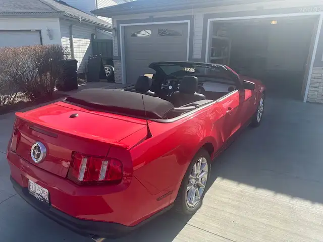 2010 Mustang convertible c/w Pony Package - Photo 2