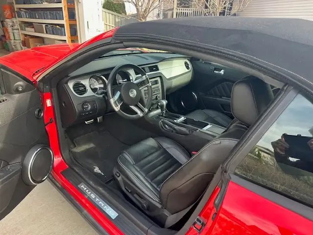 2010 Mustang convertible c/w Pony Package - Photo 3