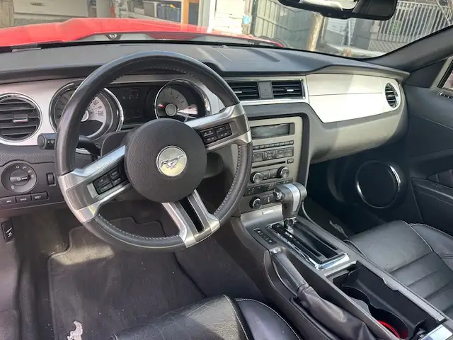 2010 Mustang convertible c/w Pony Package - Photo 6