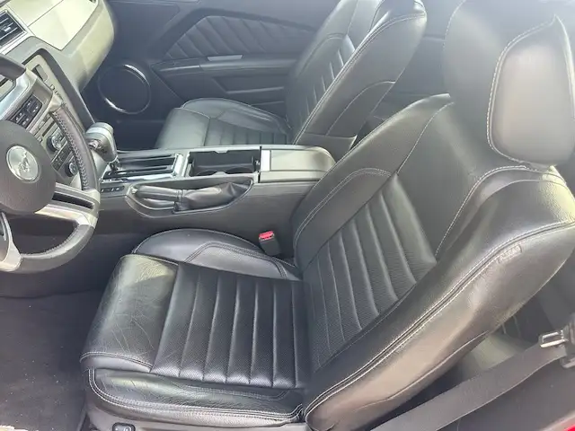 2010 Mustang convertible c/w Pony Package - Photo 10