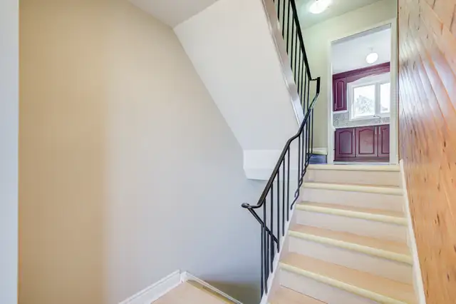 Beautiful 3-Bedroom Condo Townhouse for Sale – Prime Toronto - Photo 2