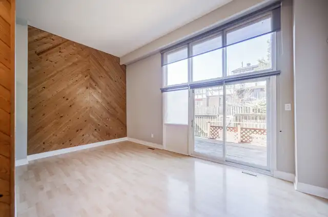 Beautiful 3-Bedroom Condo Townhouse for Sale – Prime Toronto - Photo 3