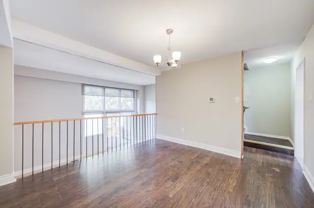 Beautiful 3-Bedroom Condo Townhouse for Sale – Prime Toronto - Photo 8