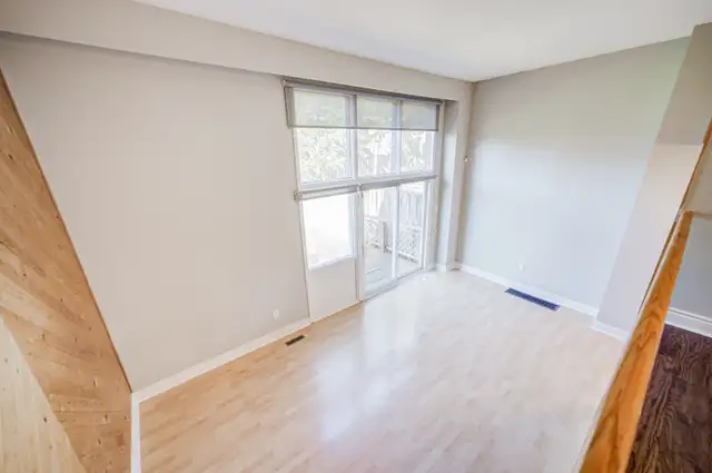 Beautiful 3-Bedroom Condo Townhouse for Sale – Prime Toronto - Photo 9