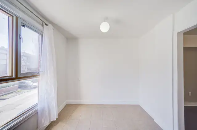 Beautiful 3-Bedroom Condo Townhouse for Sale – Prime Toronto - Photo 17