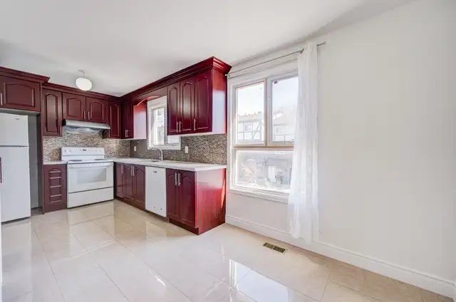 Beautiful 3-Bedroom Condo Townhouse for Sale – Prime Toronto - Photo 19