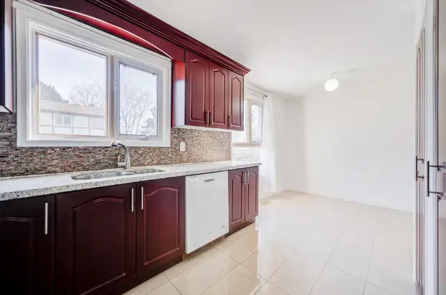 Beautiful 3-Bedroom Condo Townhouse for Sale – Prime Toronto - Photo 22
