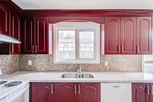 Beautiful 3-Bedroom Condo Townhouse for Sale – Prime Toronto - Photo 24
