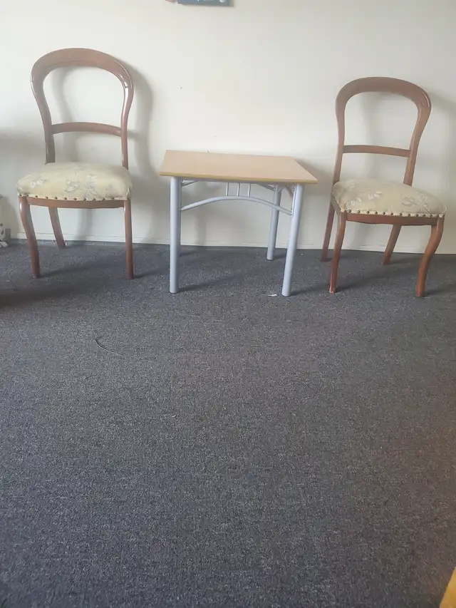 Folding table and stool - Photo 3