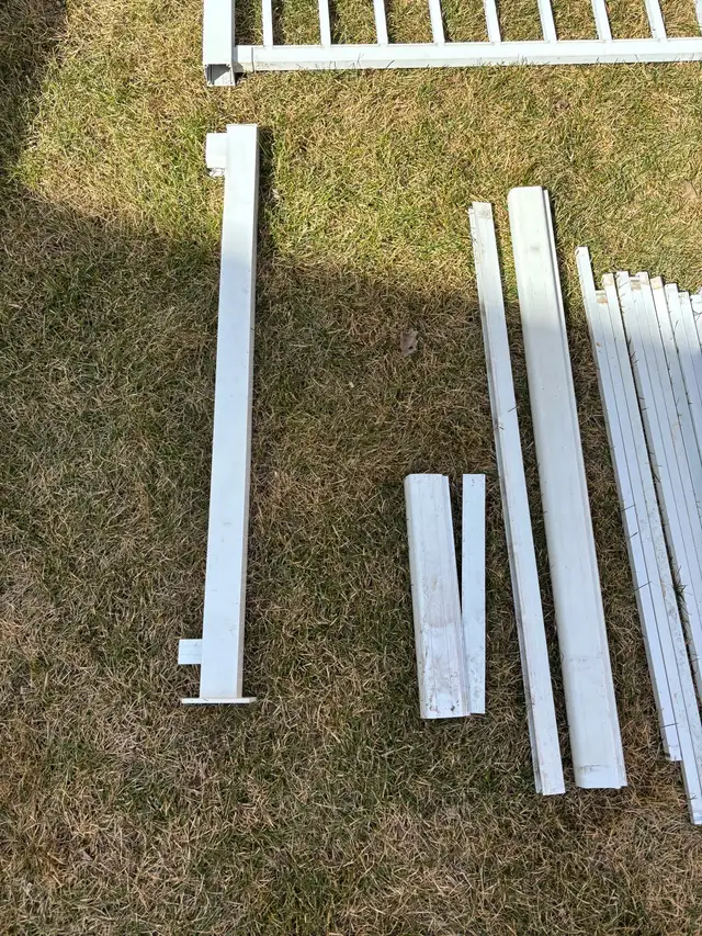 Regal Aluminum Railing - Photo 3