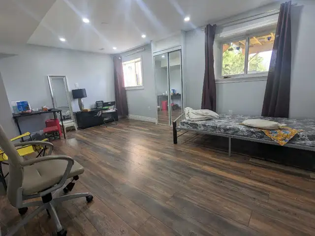 Daily Weekly Rental Apartment Brampton - Photo 2