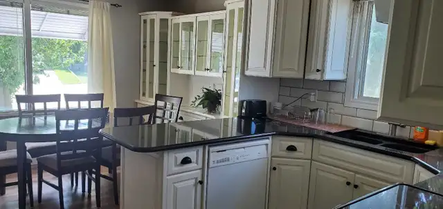 Private Furnished Queen bedroom for Rent. - Photo 7