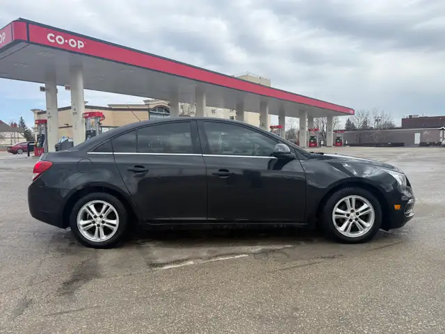 2015 Chevy Cruze LT - Photo 4