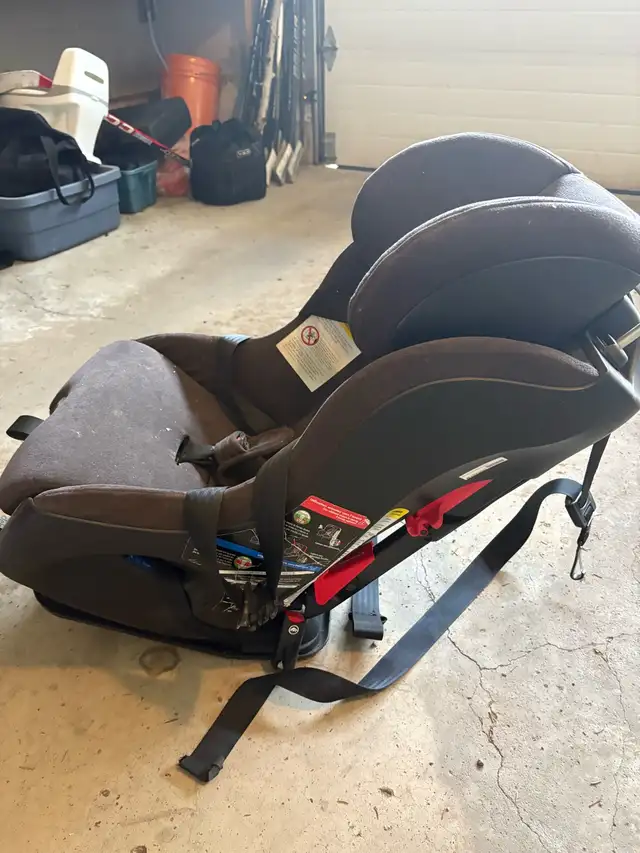 Clek Sturdy Car Seat - Photo 3
