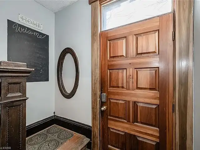 1 Room Available close to McMaster University & Mohawk College - Photo 2