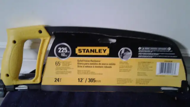 SCIE À MÉTAUX ROBUSTE DE MARQUE STANLEY