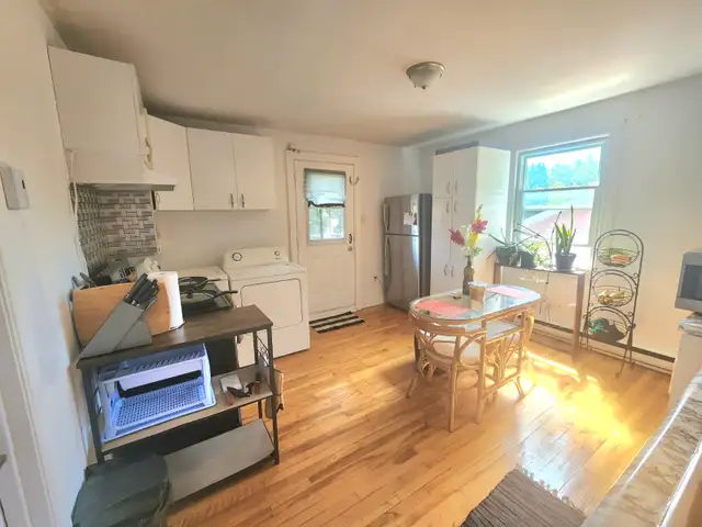 4 1/2 Duplex 2e étage électroménagers - Photo 6
