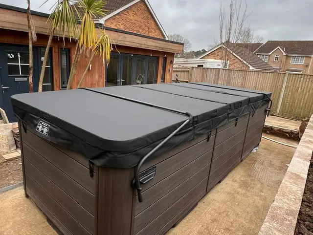 19′ 60″ Swim Spa - Photo 3