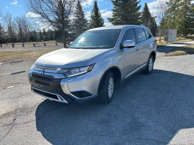 2019 Mitsubishi Outlander/ We Finance