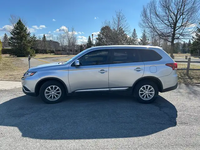 2019 Mitsubishi Outlander/ We Finance - Photo 3