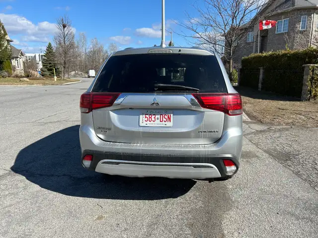 2019 Mitsubishi Outlander/ We Finance - Photo 5