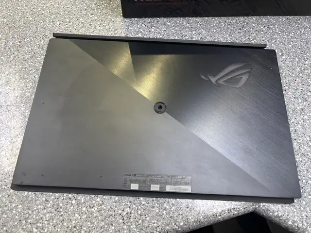 Asus ROG Strix XG17AHPE Portable Gaming Monitor Boxed - Photo 5