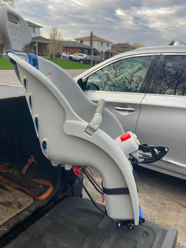 Child  Bike Seat Carrier - Like New - Photo 2