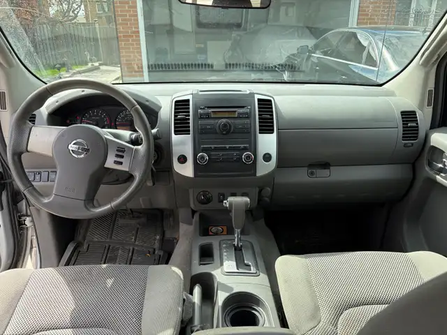 2012 Nissan frontier 4 x 4 - Photo 8
