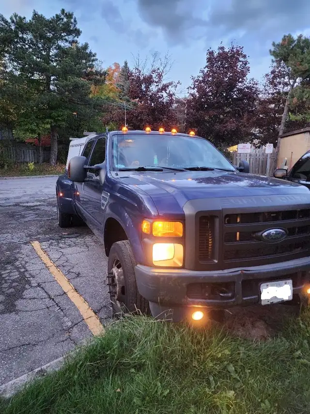 2008 Ford F350 Super Duty 4X4 Crew Cab Dually Low Mileages - Photo 2