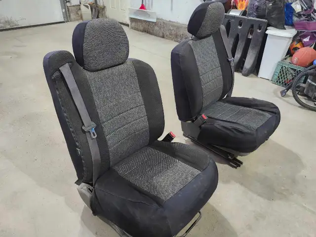 Silverado Sierra seats - Photo 2