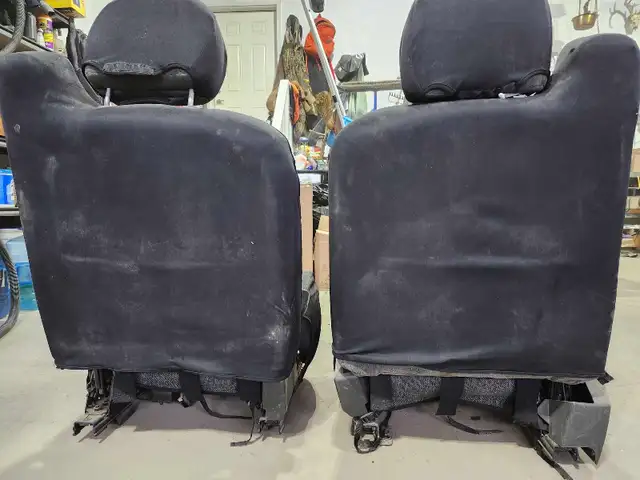 Silverado Sierra seats - Photo 3