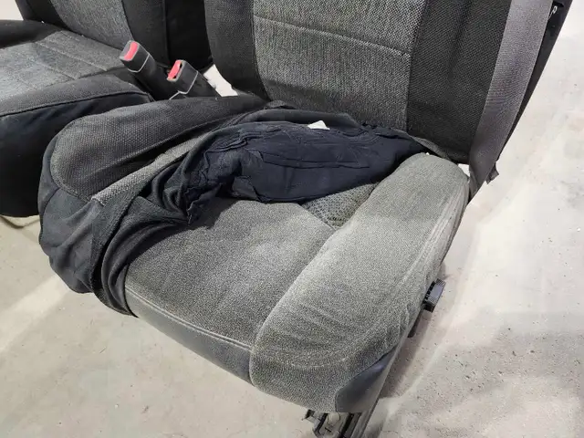Silverado Sierra seats - Photo 5