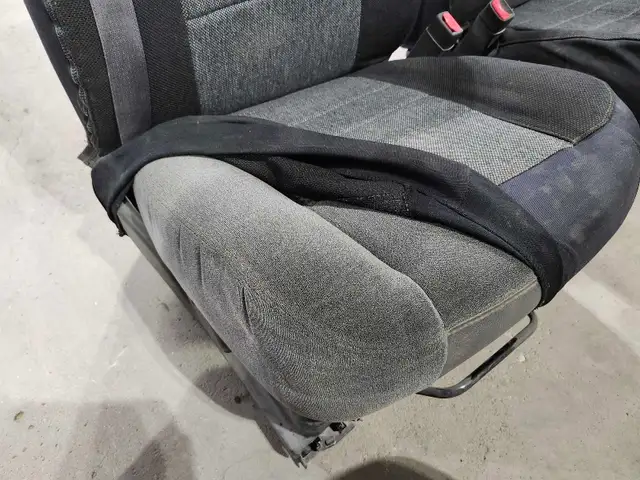 Silverado Sierra seats - Photo 6