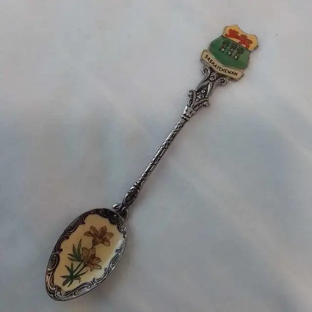 (3) 1960's vintage collectible Silver Spoons - Photo 2