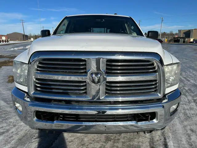 2018 Ram 2500 SLT 6.4L HEMI 4WD Crew Cab - Photo 5