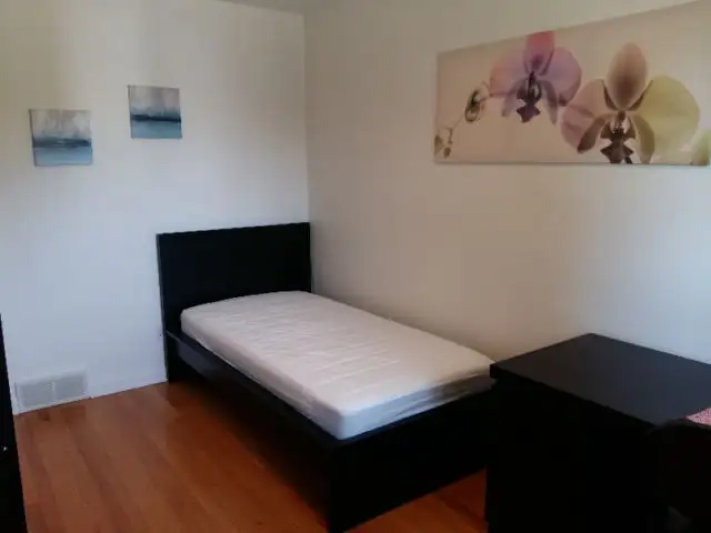 Student Room near Algonquin College - Photo 5