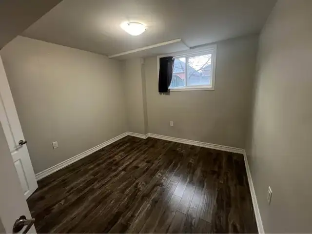Basement /Apartment for rent in Castlemore (Walkout) - Photo 4