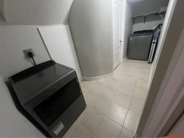 Basement /Apartment for rent in Castlemore (Walkout) - Photo 6