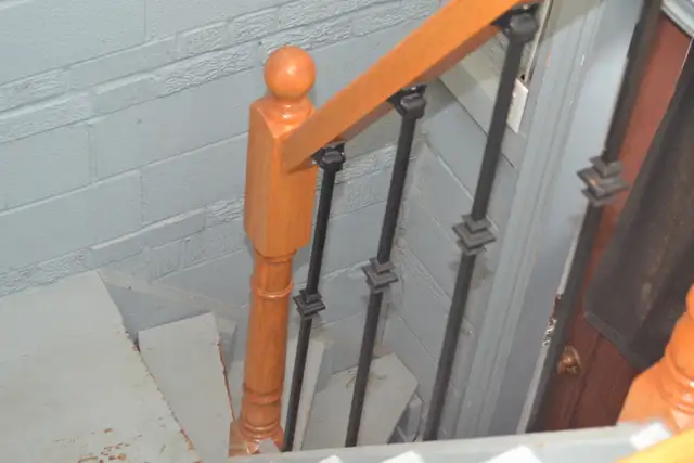 A bachelor on the second floor near Finch subway station - Photo 8