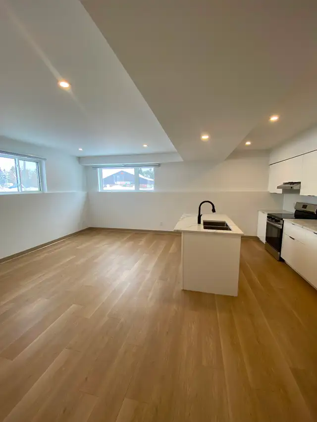 Lower level unit: 2 bed, 1 bath. $2150/month   utilities - Photo 3