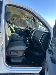 2018 Ram 2500 SLT 6.4L HEMI 4WD Crew Cab For Sale. - Photo 10
