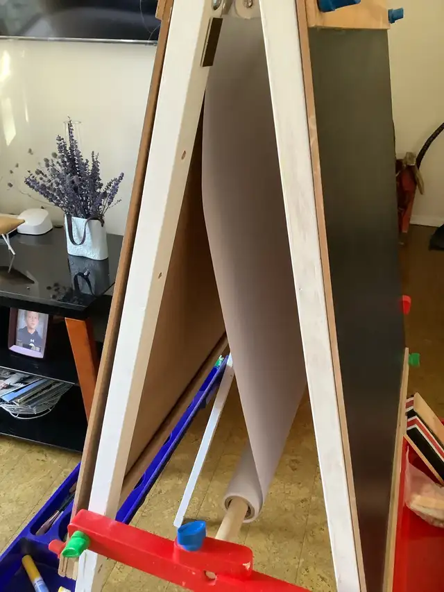 Melissa and Doug Easel - Photo 3