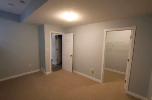 1 bedroom basement suite for rent - Photo 9