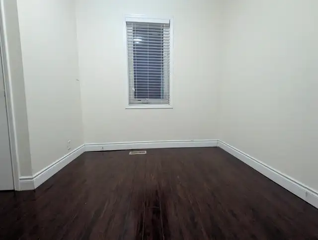 Toronto high park  one (1) bedroom  living ,bath&kichen for rent